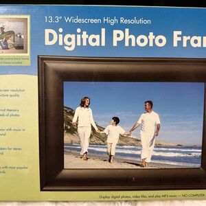 ADS digital photo frame with usb, memory card uploads